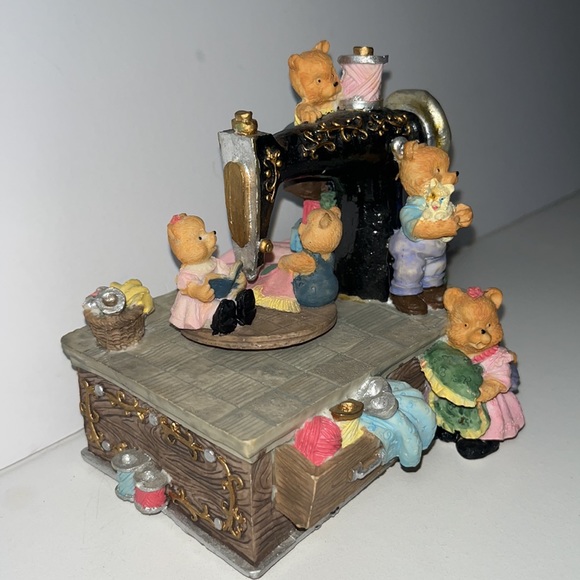 Vintage Sankyo Musical Bears On Sewing Machine Animated Music Box Collectible - Picture 4 of 9